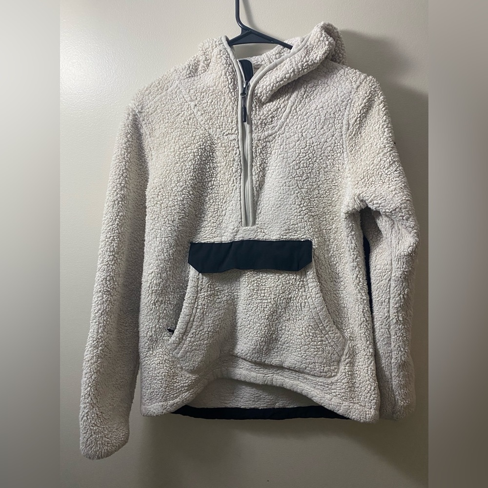 Women’s size small fleece North Face hooded half zip.